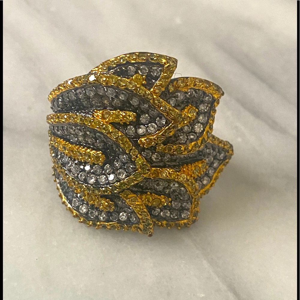 ❣️Stunning nOir Cocktail Ring Size 7❣️